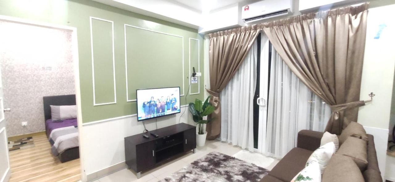 Dperdana -Dinies Pool,Wifi, Centre Of Kota Bharu, 4-5 Pax Apartamento Exterior foto